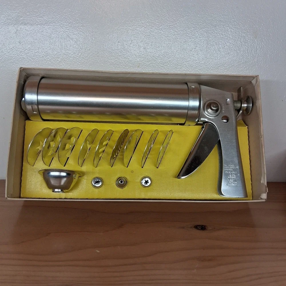 Vintage‎ Wear-Ever Cookie Gun & Pastry Decorator Thickness Control 3365